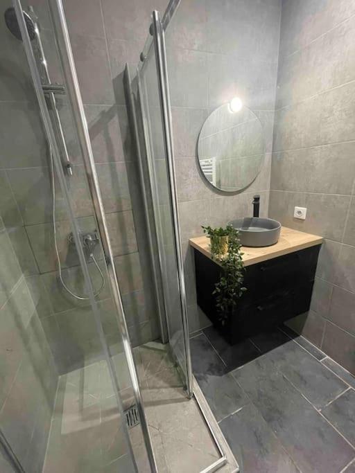 Studio Tout Confort, Au Pied De Toute Commodite, 2 Apartment Créteil Exterior foto